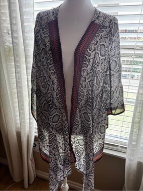 Shyanne Black and White Snake-Print Sheer Kimono with Geometric Print Border NWT